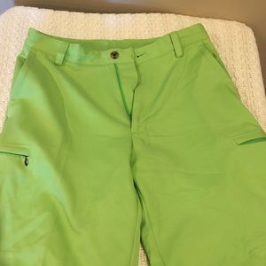 Men’s Izod golf shorts